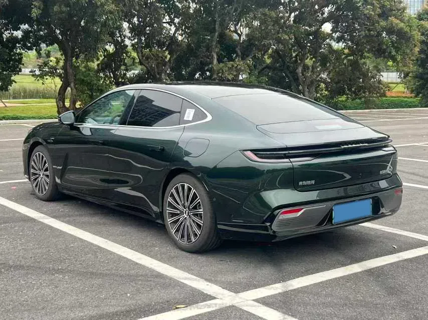 2025 Geely Galaxy Starshine 8 1.5T 163HP L4 3DHT PHEV 27.69KWH,autocango,china used car exporter,china ev exporter,chinese used car exporter,chinese used ev exporter