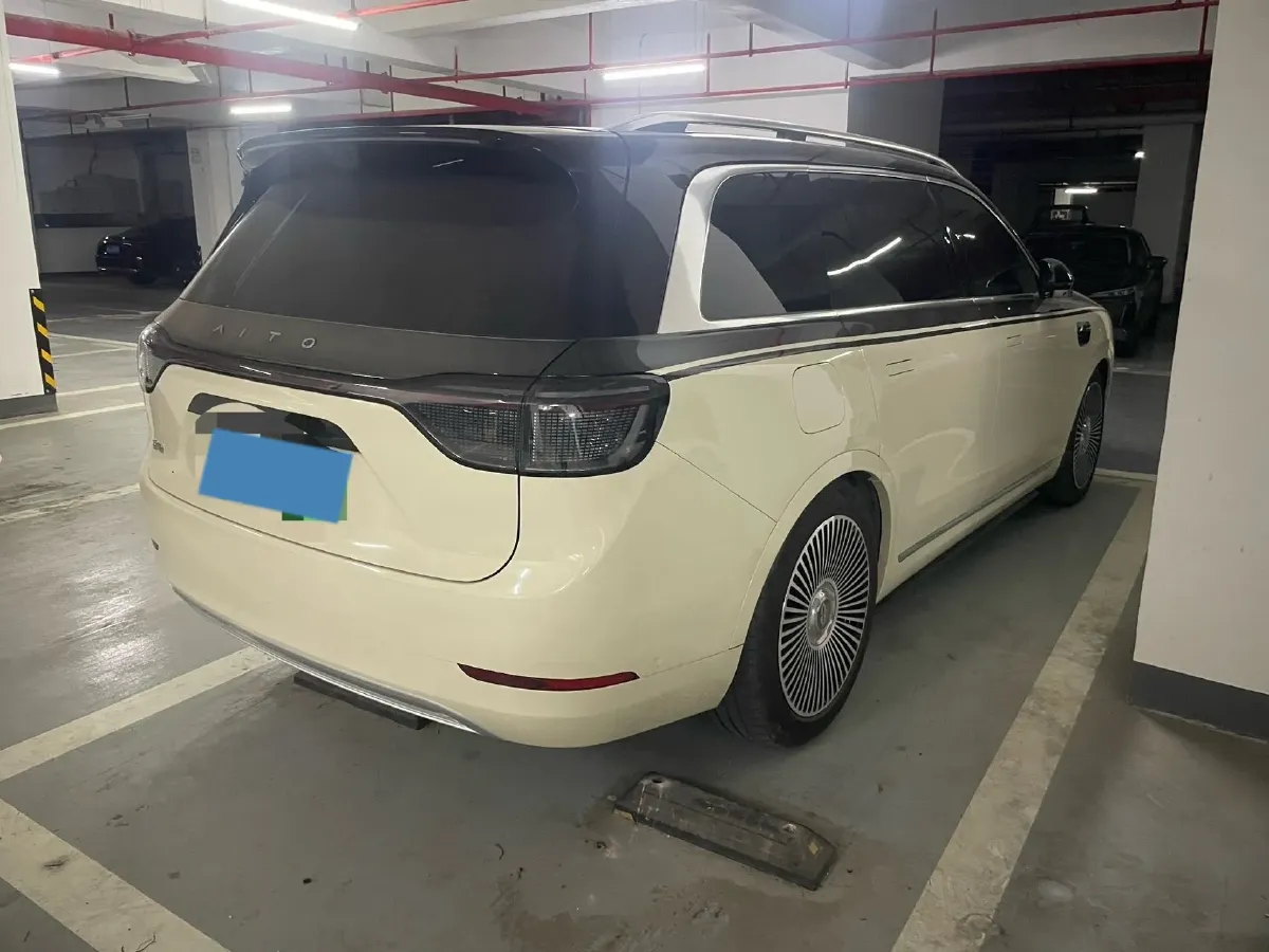 2025 AITO AITO M9 REEV 160HP REEV 52KWH,autocango,china used car exporter,china ev exporter,chinese used car exporter,chinese used ev exporter