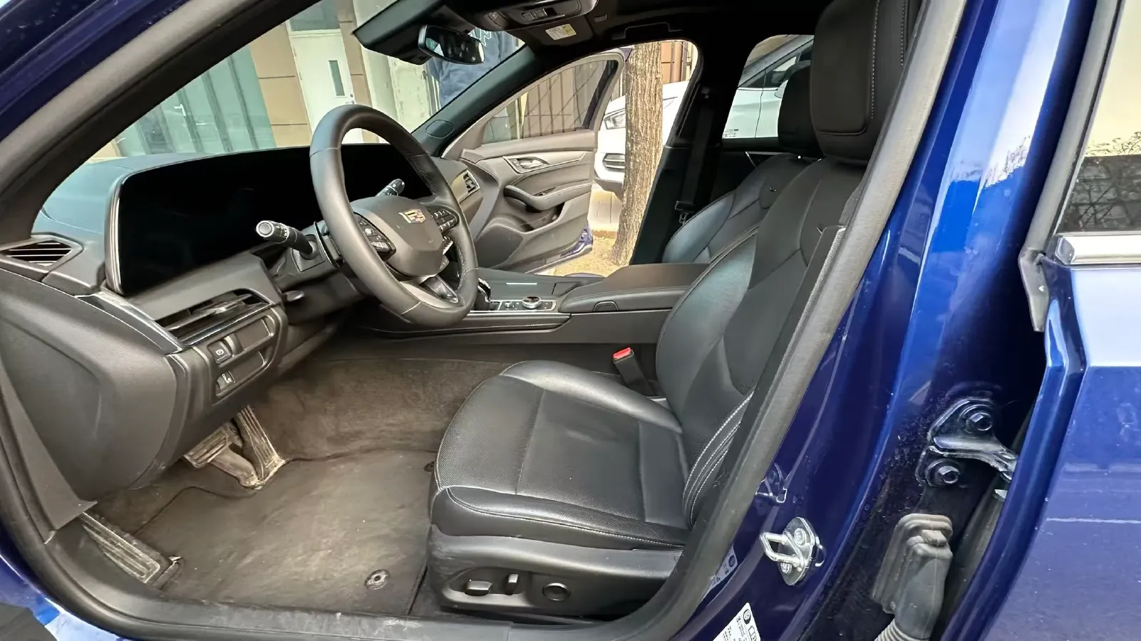 2024 Cadillac CT5 2.0T 237HP L4 10AT,autocango,china used car exporter,china ev exporter,chinese used car exporter,chinese used ev exporter