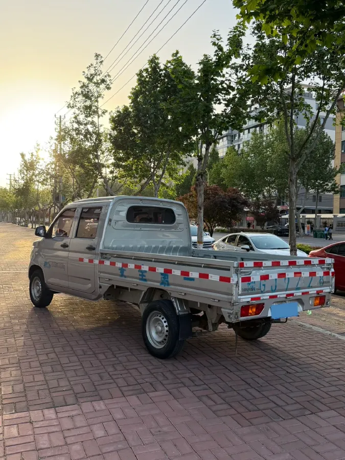 2019 WuLing RongGuang New Truck 1.5L 107HP L4 5MT,autocango,china used car exporter,china ev exporter,chinese used car exporter,chinese used ev exporter