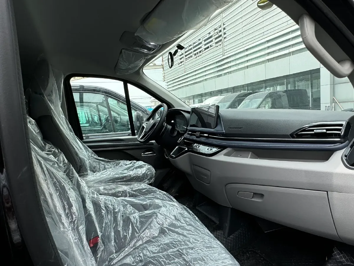 2023 MAXUS XinTu V70 2.0T 150HP L4 9AT,autocango,china used car exporter,china ev exporter,chinese used car exporter,chinese used ev exporter