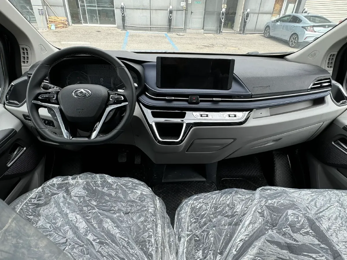 2023 MAXUS XinTu V70 2.0T 150HP L4 9AT,autocango,china used car exporter,china ev exporter,chinese used car exporter,chinese used ev exporter