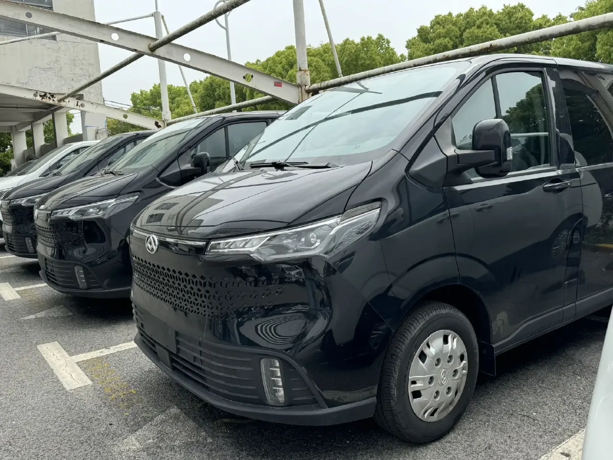 2023 MAXUS XinTu V70 2.0T 150HP L4 9AT,autocango,china used car exporter,china ev exporter,chinese used car exporter,chinese used ev exporter