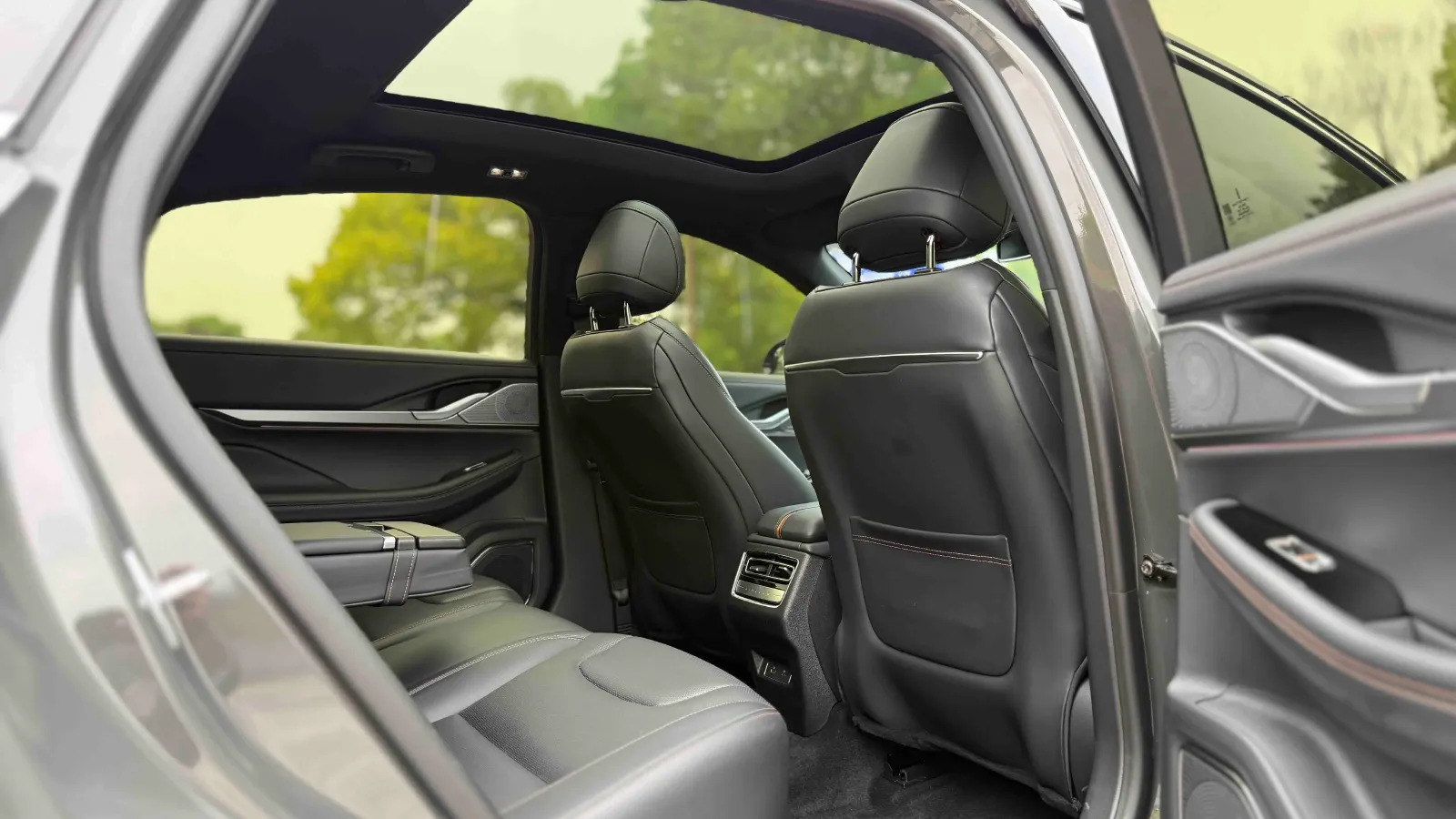 2022 Lincoln Z 2.0T 246HP L4 8AT,autocango,china used car exporter,china ev exporter,chinese used car exporter,chinese used ev exporter