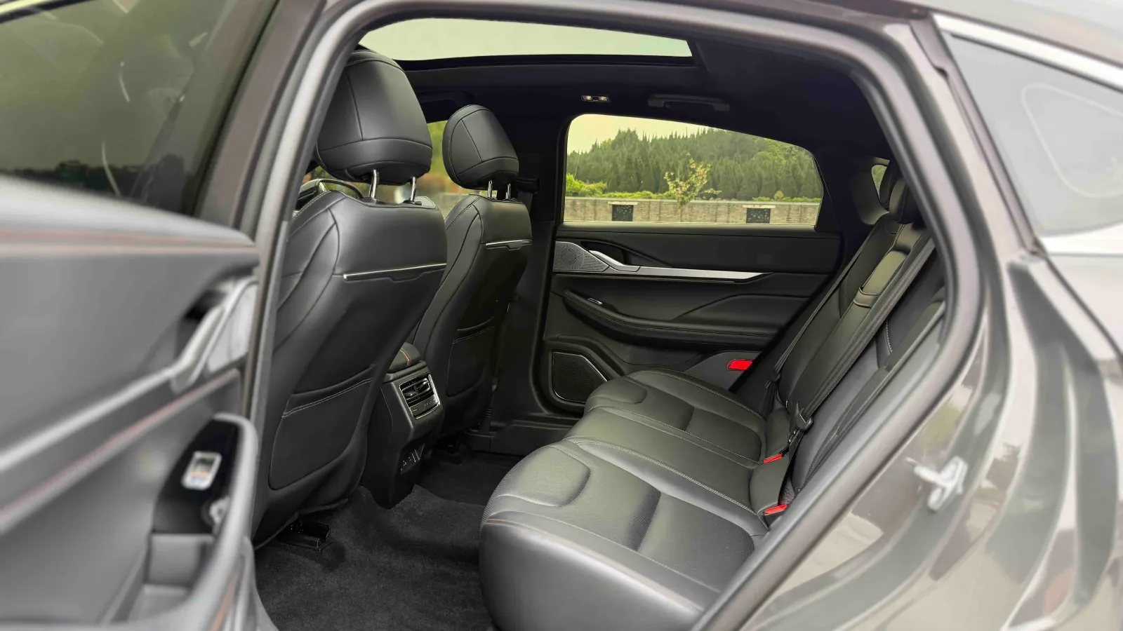 2022 Lincoln Z 2.0T 246HP L4 8AT,autocango,china used car exporter,china ev exporter,chinese used car exporter,chinese used ev exporter