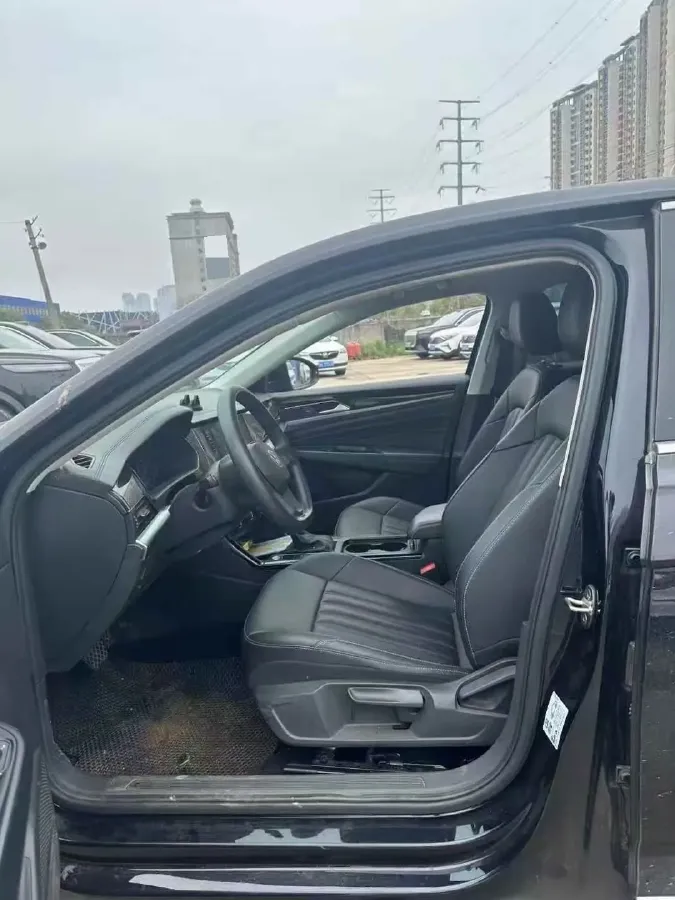 2023 Volkswagen Passat 1.4T 150HP L4 7DCT,autocango,china used car exporter,china ev exporter,chinese used car exporter,chinese used ev exporter