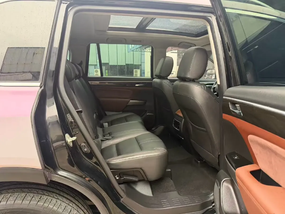 2017 GAC Trumpchi GS8 2.0T 201HP L4 6AT,autocango,china used car exporter,china ev exporter,chinese used car exporter,chinese used ev exporter