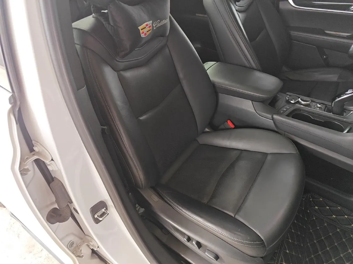 2020 Cadillac XT5 2.0T 237HP L4 9AT,autocango,china used car exporter,china ev exporter,chinese used car exporter,chinese used ev exporter