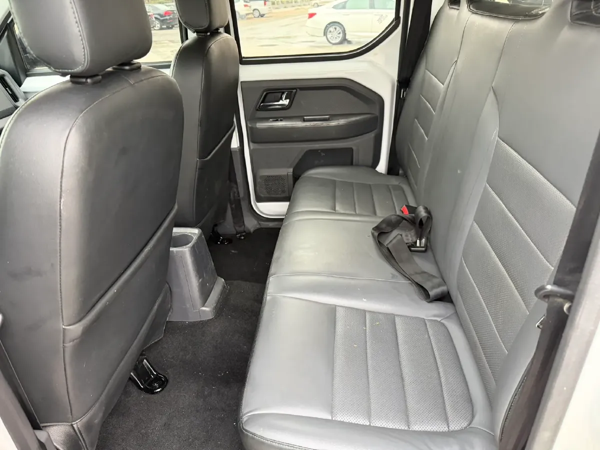 2021 WuLing ZhentTu 1.5L 99HP L4 5MT,autocango,china used car exporter,china ev exporter,chinese used car exporter,chinese used ev exporter