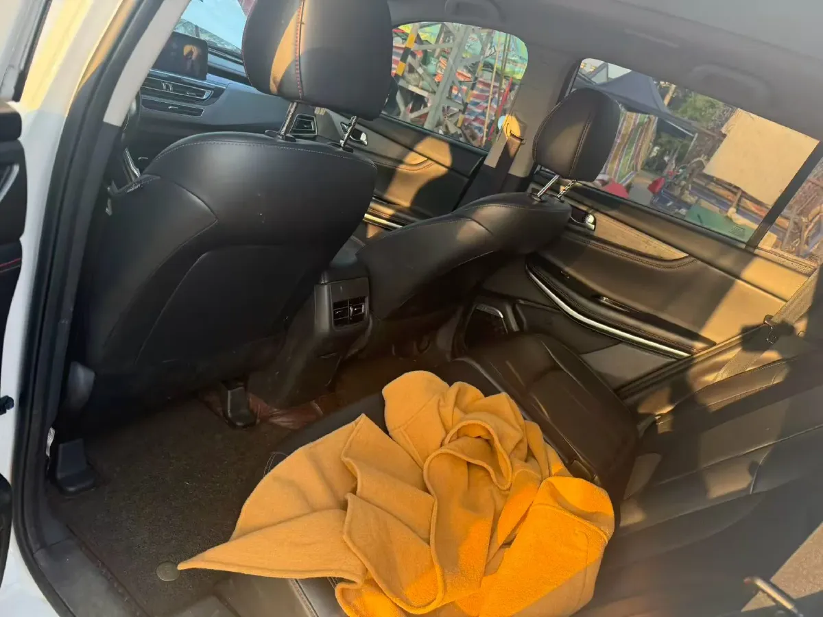 2021 ChangAn CS75 1.5T 178HP L4 7DCT,autocango,china used car exporter,china ev exporter,chinese used car exporter,chinese used ev exporter