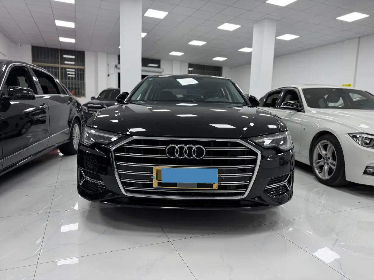 2023 Audi A6L 2.0T 190HP L4 7DCT,autocango,china used car exporter,china ev exporter,chinese used car exporter,chinese used ev exporter