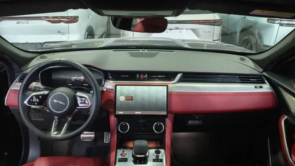 2024 Jaguar F-PACE 2.0T 250HP L4 8AT,autocango,china used car exporter,china ev exporter,chinese used car exporter,chinese used ev exporter