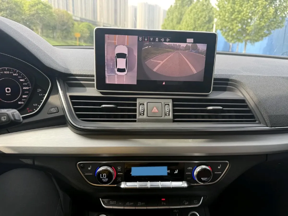 2020 Audi Q5L 2.0T 190HP L4 7DCT,autocango,china used car exporter,china ev exporter,chinese used car exporter,chinese used ev exporter