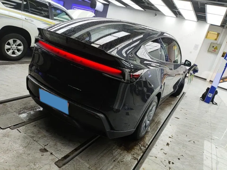 2025 Tesla Model Y L BEV,autocango,china used car exporter,china ev exporter,chinese used car exporter,chinese used ev exporter