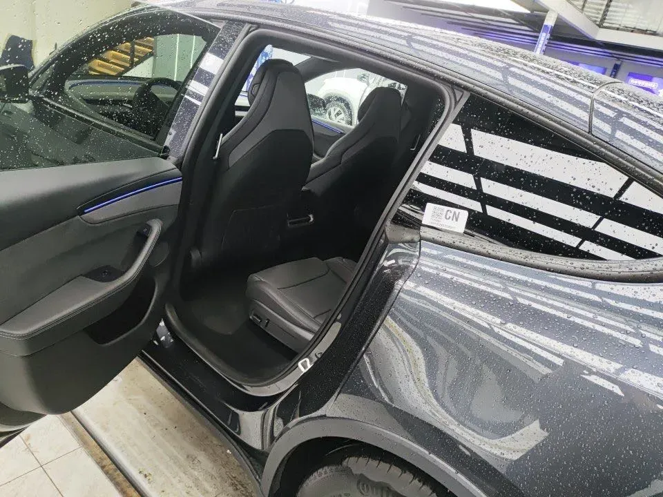 2025 Tesla Model Y L BEV,autocango,china used car exporter,china ev exporter,chinese used car exporter,chinese used ev exporter