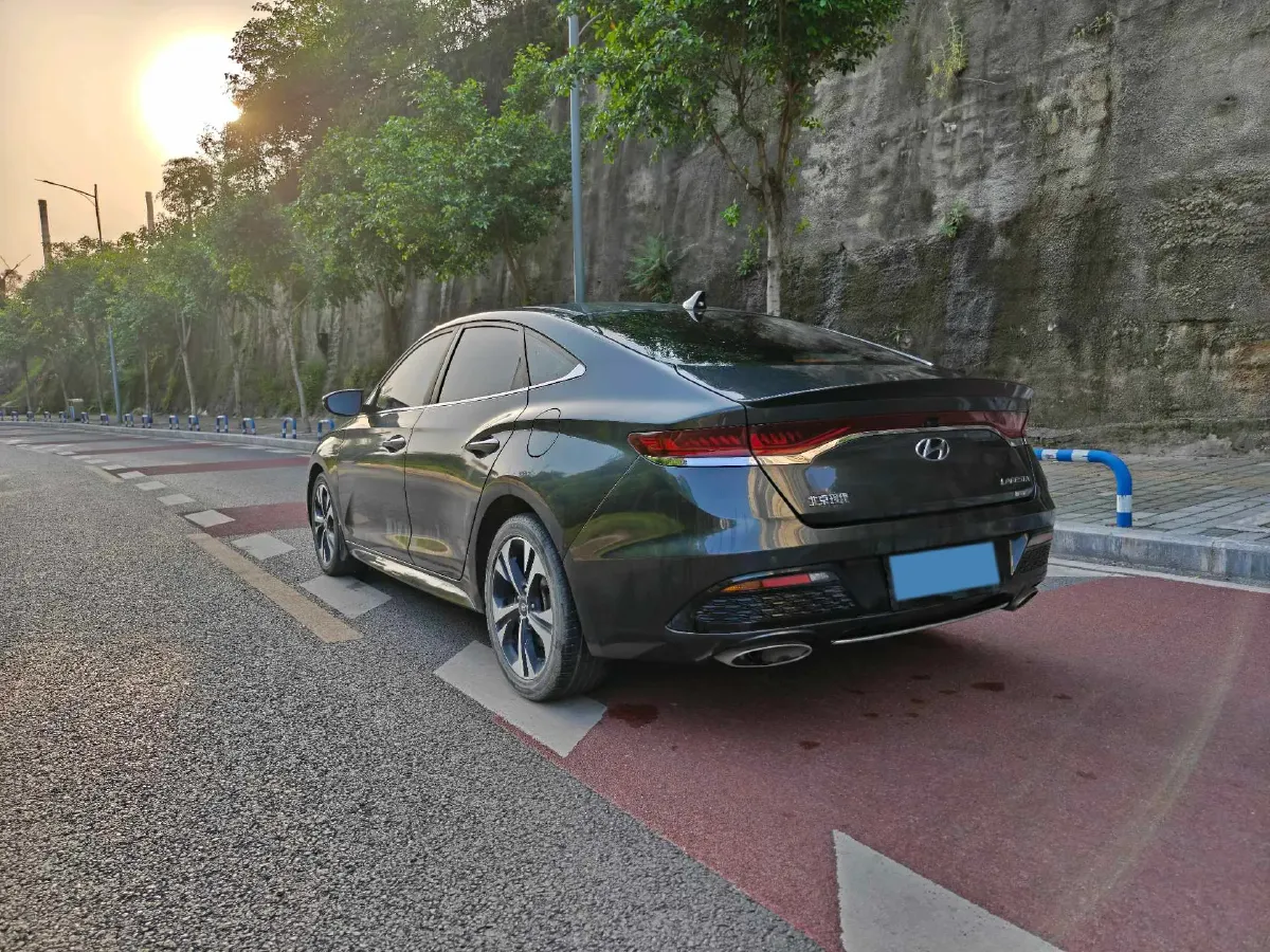 2021 Hyundai La Festa 1.6T 204HP L4 7DCT,autocango,china used car exporter,china ev exporter,chinese used car exporter,chinese used ev exporter