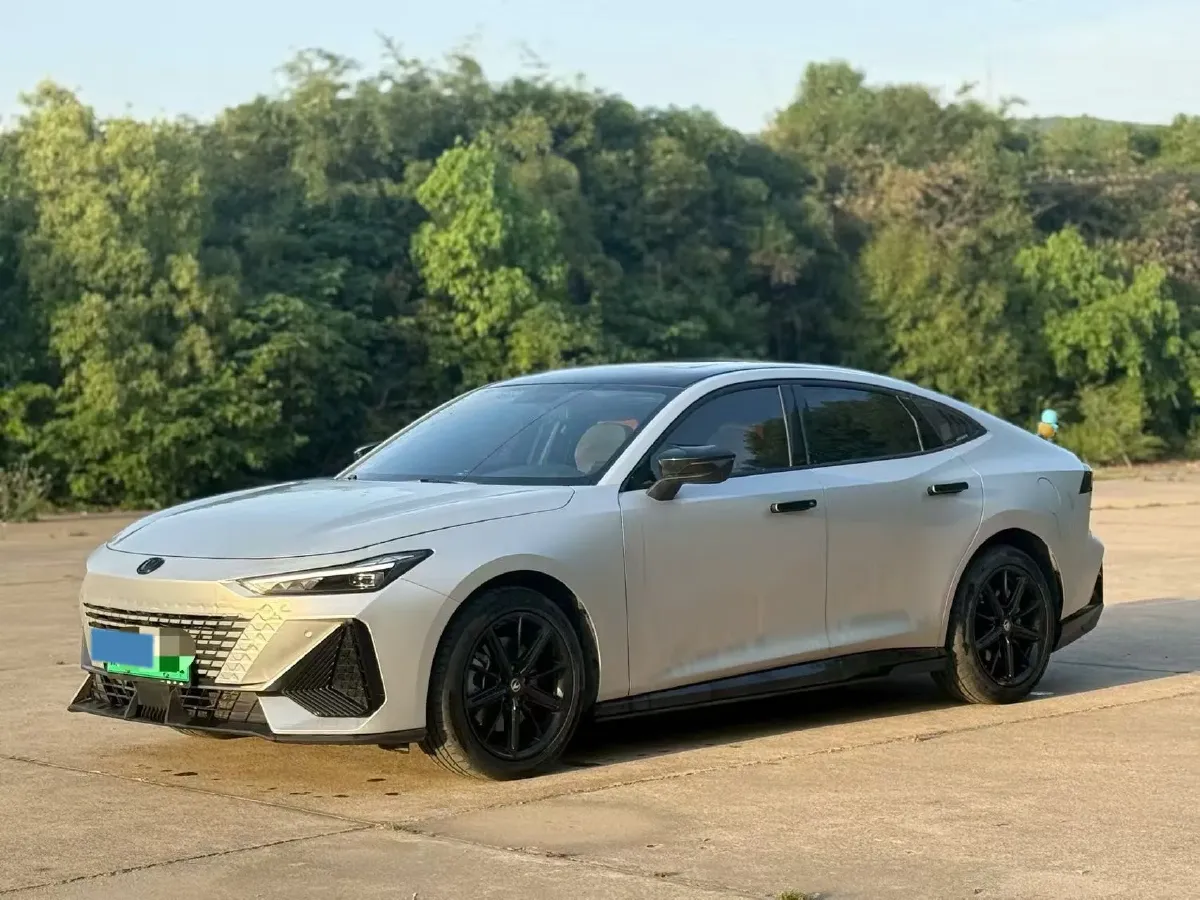 2023 ChangAn UNI-V iDD 1.5T 170HP L4 6TCT PHEV 18.4KWH,autocango,china used car exporter,china ev exporter,chinese used car exporter,chinese used ev exporter