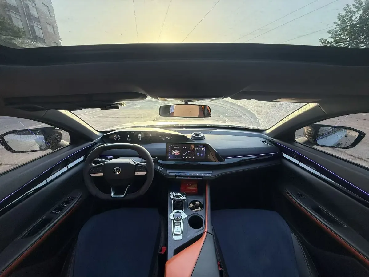 2023 ChangAn UNI-V iDD 1.5T 170HP L4 6TCT PHEV 18.4KWH,autocango,china used car exporter,china ev exporter,chinese used car exporter,chinese used ev exporter