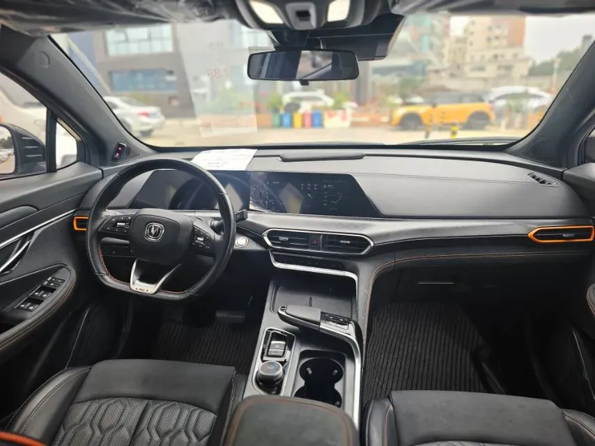 2022 ChangAn UNI-T 1.5T 188HP L4 7DCT,autocango,china used car exporter,china ev exporter,chinese used car exporter,chinese used ev exporter