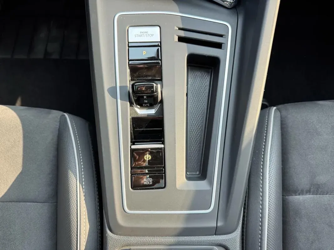 2023 Volkswagen Golf 1.4T 150HP L4 7DCT,autocango,china used car exporter,china ev exporter,chinese used car exporter,chinese used ev exporter