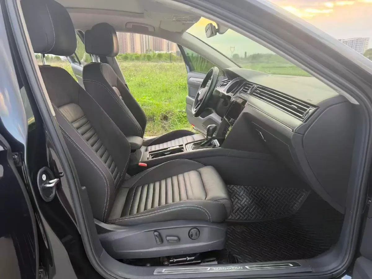 2020 Volkswagen Magotan 2.0T 186HP L4 7DCT,autocango,china used car exporter,china ev exporter,chinese used car exporter,chinese used ev exporter
