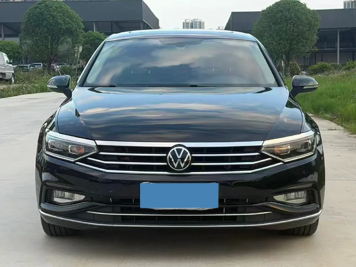 2020 Volkswagen Magotan 2.0T 186HP L4 7DCT,autocango,china used car exporter,china ev exporter,chinese used car exporter,chinese used ev exporter