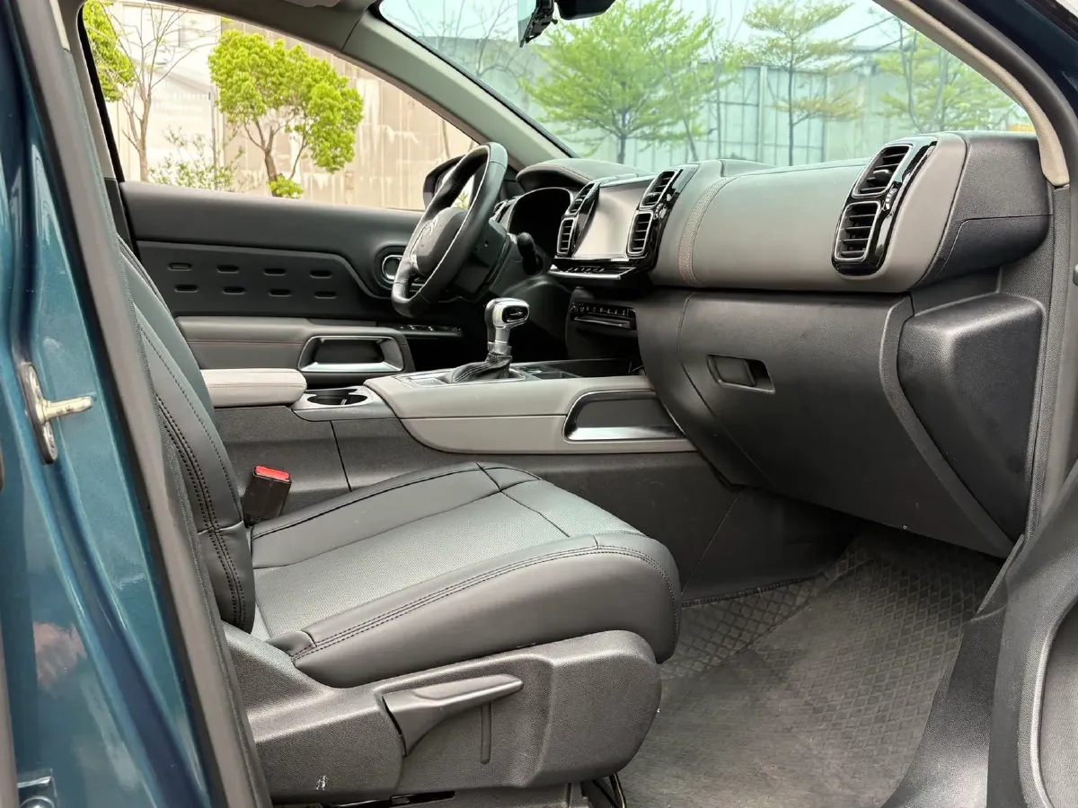 2019 Citroen C5 Aircross 1.6T 167HP L4 6AT,autocango,china used car exporter,china ev exporter,chinese used car exporter,chinese used ev exporter