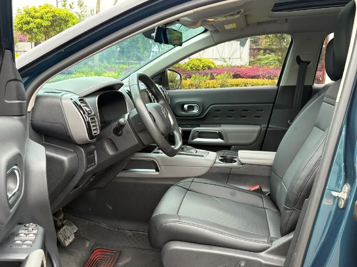 2019 Citroen C5 Aircross 1.6T 167HP L4 6AT,autocango,china used car exporter,china ev exporter,chinese used car exporter,chinese used ev exporter