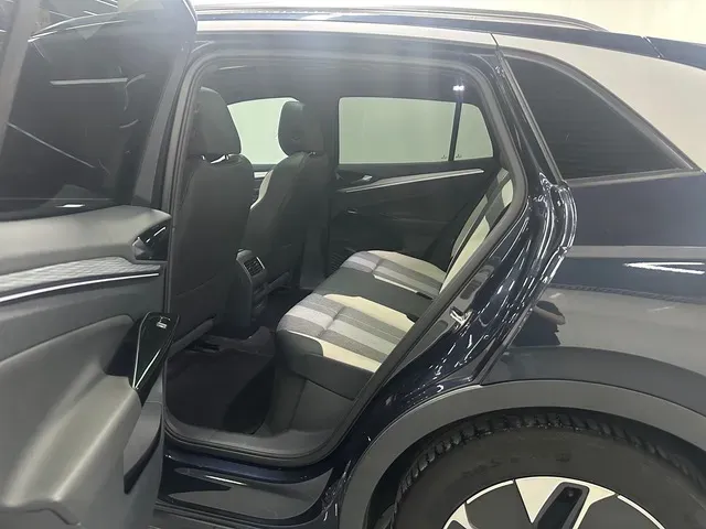 2024 Volkswagen ID.4 Crozz BEV 55.7KWH,autocango,china used car exporter,china ev exporter,chinese used car exporter,chinese used ev exporter