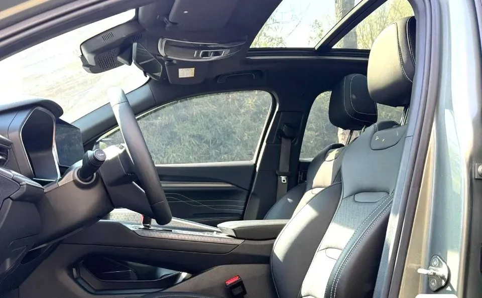 2024 Geely Preface 1.5T 181HP L4 7DCT,autocango,china used car exporter,china ev exporter,chinese used car exporter,chinese used ev exporter