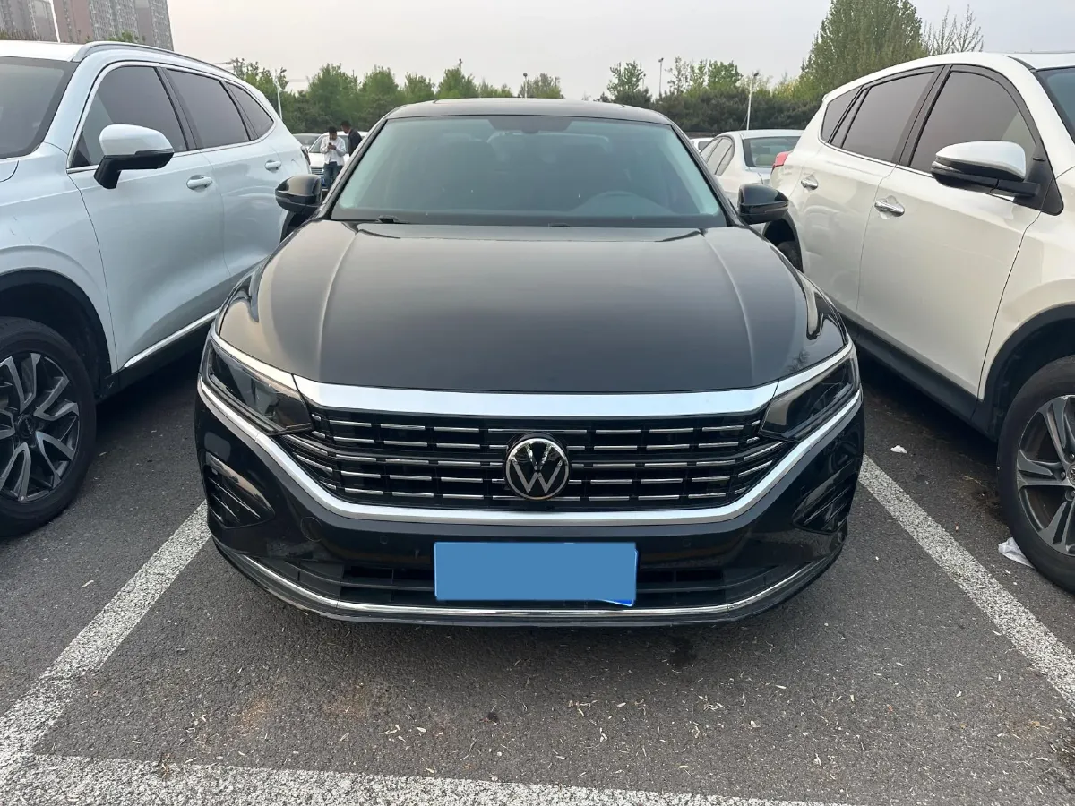 2023 Volkswagen Passat 2.0T 186HP L4 7DCT,autocango,china used car exporter,china ev exporter,chinese used car exporter,chinese used ev exporter