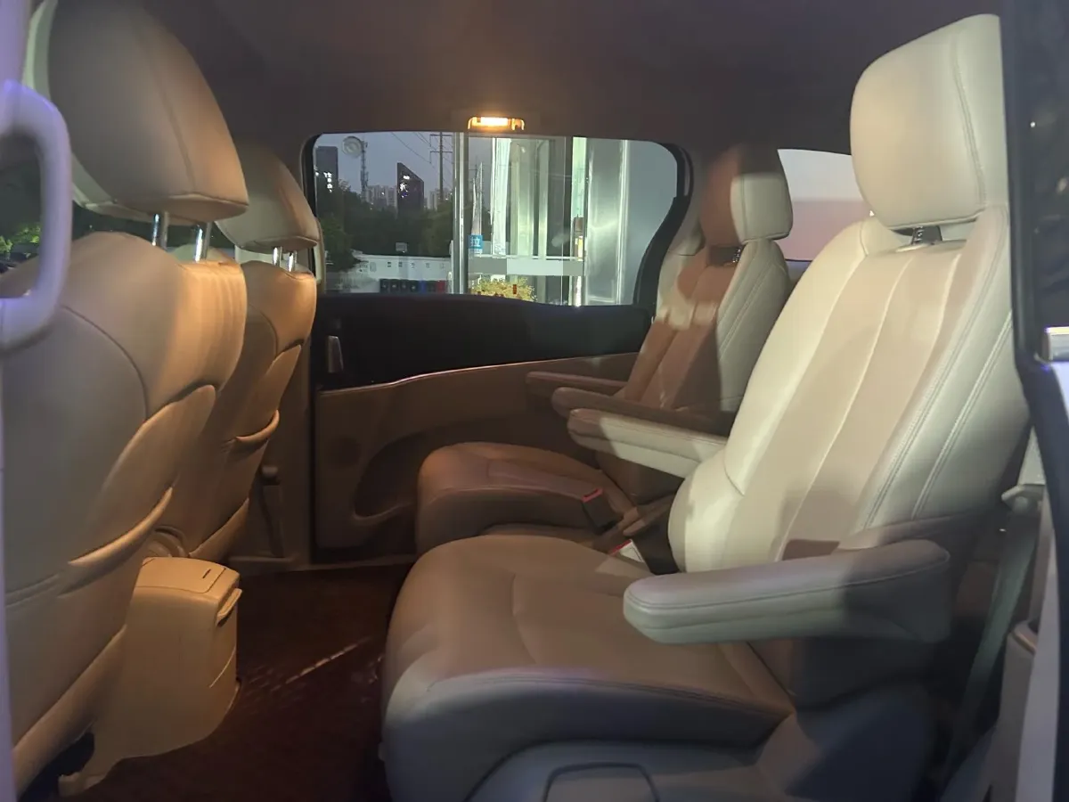 2023 Buick GL8 2.0T 237HP L4 9AT,autocango,china used car exporter,china ev exporter,chinese used car exporter,chinese used ev exporter