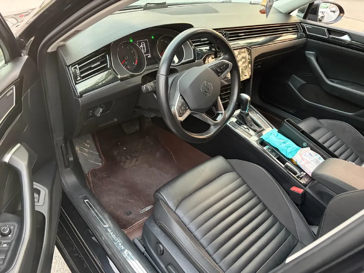 2020 Volkswagen Magotan 2.0T 186HP L4 7DCT,autocango,china used car exporter,china ev exporter,chinese used car exporter,chinese used ev exporter
