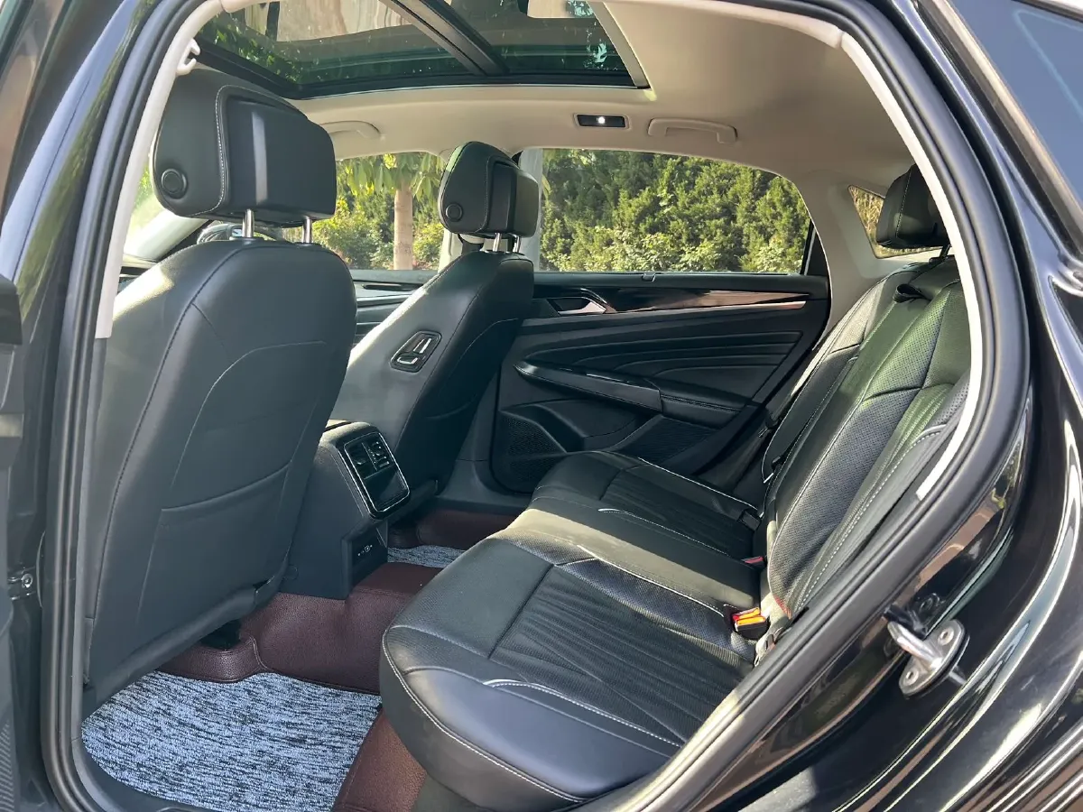 2022 Xpeng P7 BEV 60.2KWH,autocango,china used car exporter,china ev exporter,chinese used car exporter,chinese used ev exporter