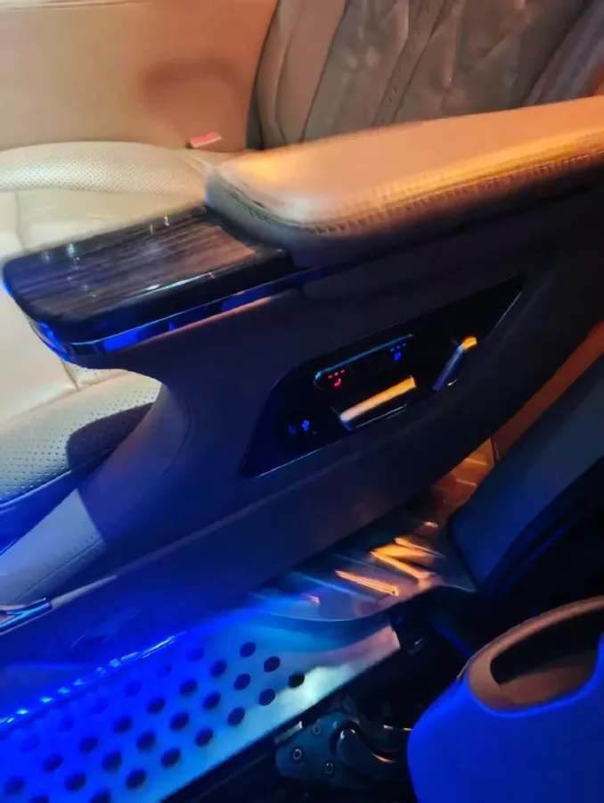 2020 Buick GL8 2.0T 237HP L4 9AT,autocango,china used car exporter,china ev exporter,chinese used car exporter,chinese used ev exporter