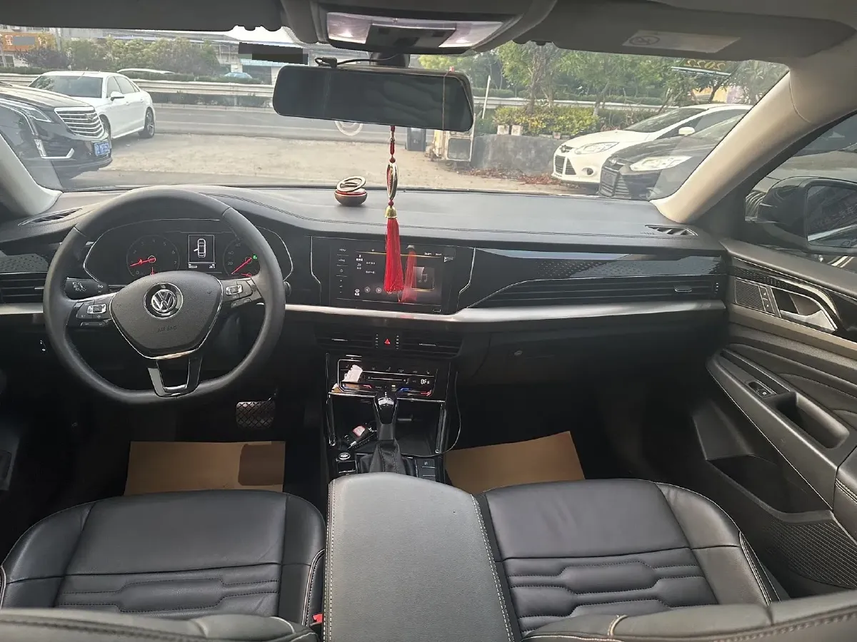 2020 Volkswagen Passat 2.0T 186HP L4 7DCT,autocango,china used car exporter,china ev exporter,chinese used car exporter,chinese used ev exporter