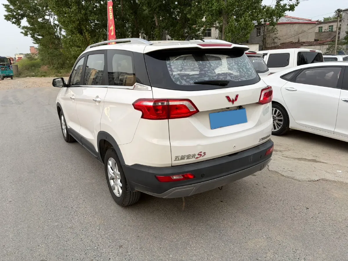 2019 WuLing HongGuang S3 1.5L 99HP L4 6MT,autocango,china used car exporter,china ev exporter,chinese used car exporter,chinese used ev exporter