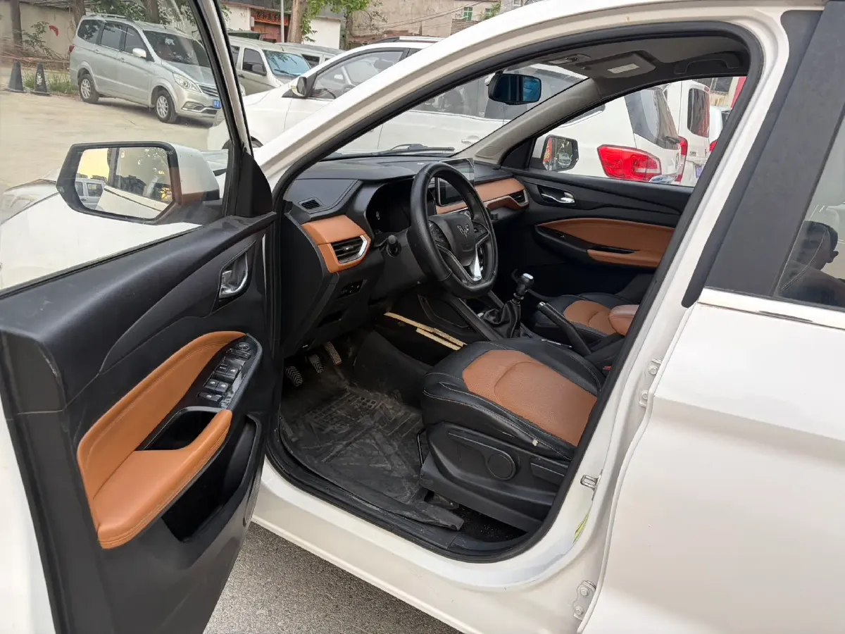 2019 WuLing HongGuang S3 1.5L 99HP L4 6MT,autocango,china used car exporter,china ev exporter,chinese used car exporter,chinese used ev exporter