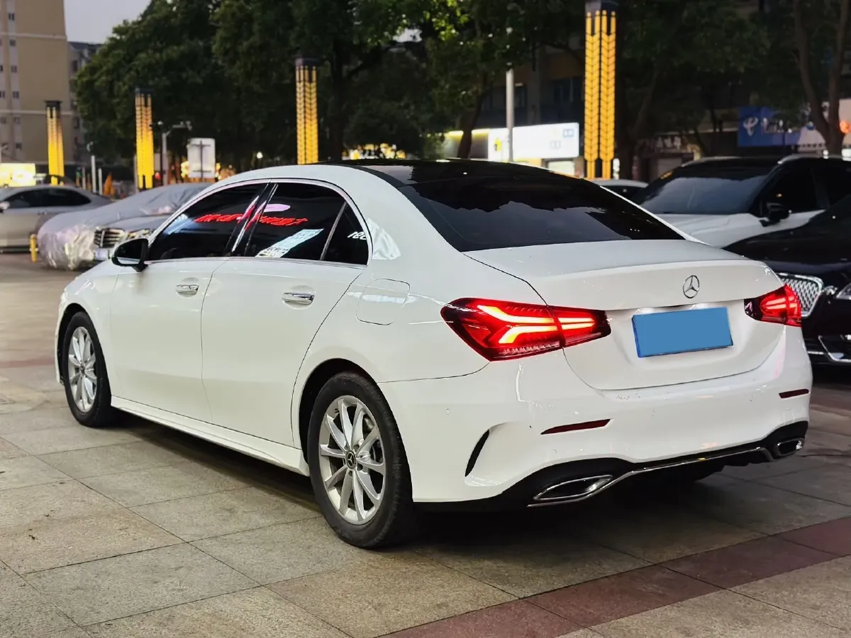 2022 Mercedes-Benz A Class 1.3T 163HP L4 7DCT,autocango,china used car exporter,china ev exporter,chinese used car exporter,chinese used ev exporter