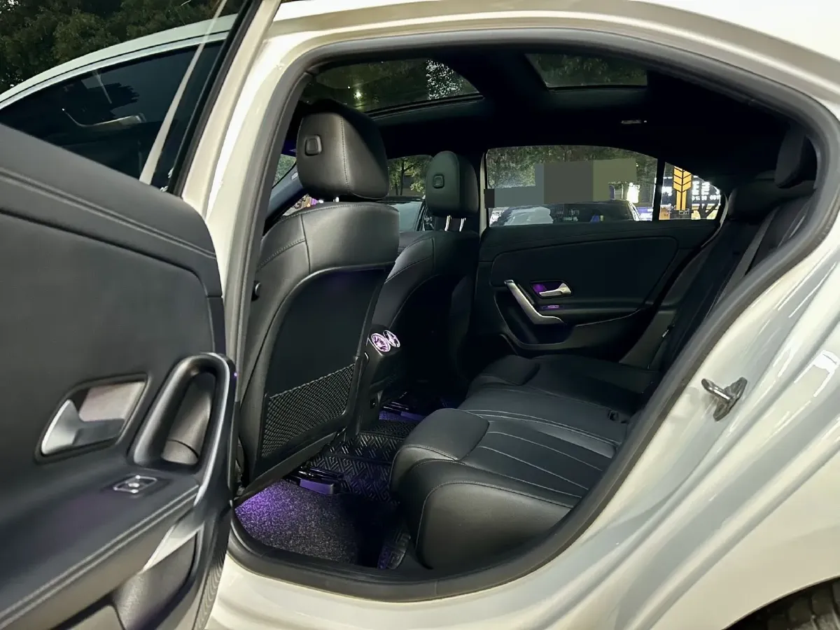 2022 Mercedes-Benz A Class 1.3T 163HP L4 7DCT,autocango,china used car exporter,china ev exporter,chinese used car exporter,chinese used ev exporter