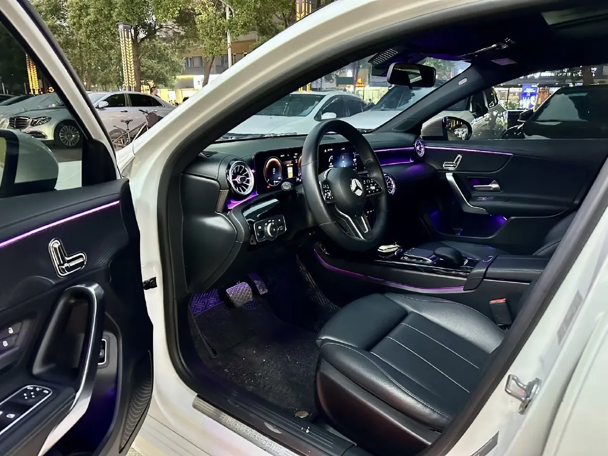 2022 Mercedes-Benz A Class 1.3T 163HP L4 7DCT,autocango,china used car exporter,china ev exporter,chinese used car exporter,chinese used ev exporter