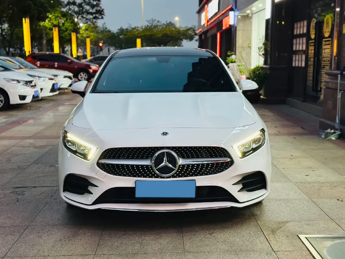 2022 Mercedes-Benz A Class 1.3T 163HP L4 7DCT,autocango,china used car exporter,china ev exporter,chinese used car exporter,chinese used ev exporter