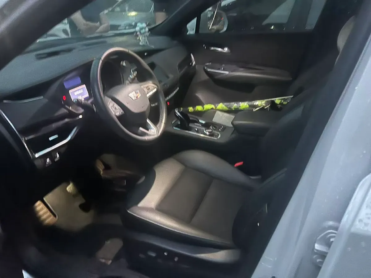 2020 Cadillac XT4 2.0T 241HP L4 9AT,autocango,china used car exporter,china ev exporter,chinese used car exporter,chinese used ev exporter