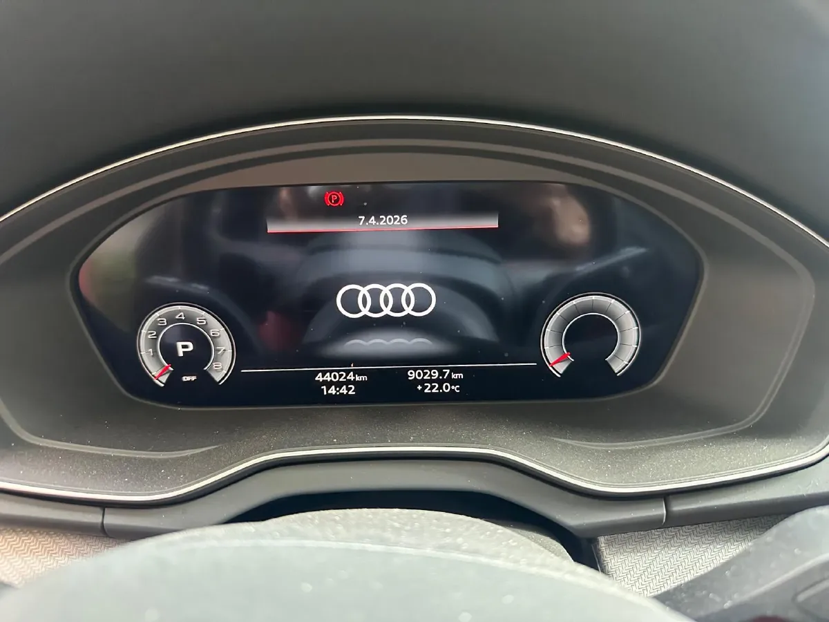 2024 Audi Q5L 2.0T 245HP L4 7DCT,autocango,china used car exporter,china ev exporter,chinese used car exporter,chinese used ev exporter