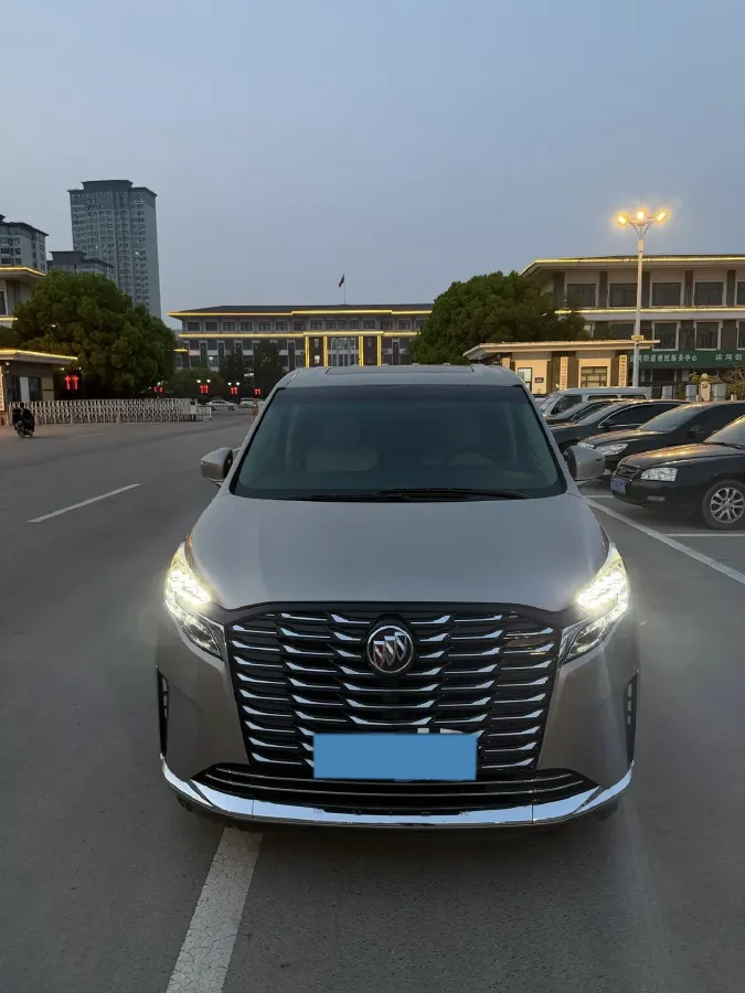 2023 Buick GL8 2.0T 237HP L4 9AT,autocango,china used car exporter,china ev exporter,chinese used car exporter,chinese used ev exporter