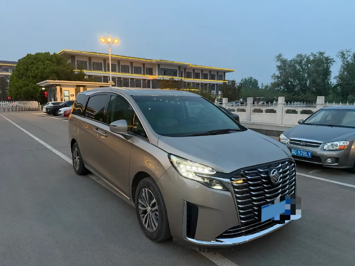 2023 Buick GL8 2.0T 237HP L4 9AT,autocango,china used car exporter,china ev exporter,chinese used car exporter,chinese used ev exporter