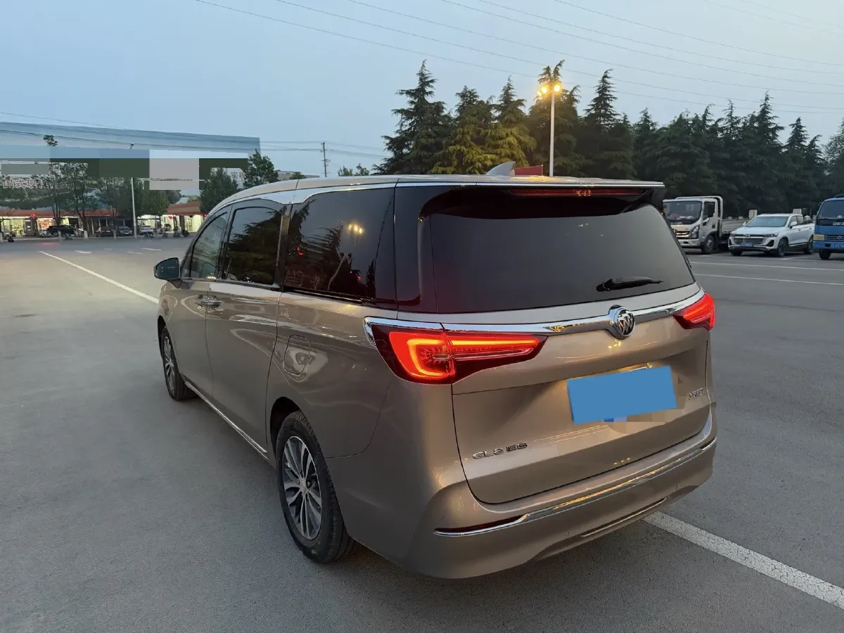 2023 Buick GL8 2.0T 237HP L4 9AT,autocango,china used car exporter,china ev exporter,chinese used car exporter,chinese used ev exporter