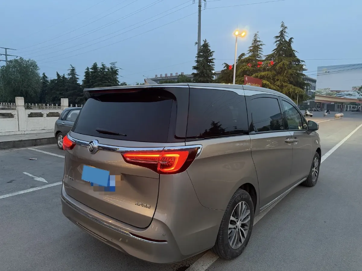 2023 Buick GL8 2.0T 237HP L4 9AT,autocango,china used car exporter,china ev exporter,chinese used car exporter,chinese used ev exporter