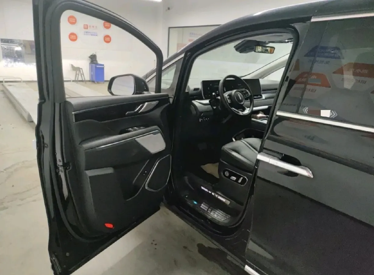 2024 Voyah ZhuiGuang 1.5T 136HP L4 PHEV 43KWH,autocango,china used car exporter,china ev exporter,chinese used car exporter,chinese used ev exporter