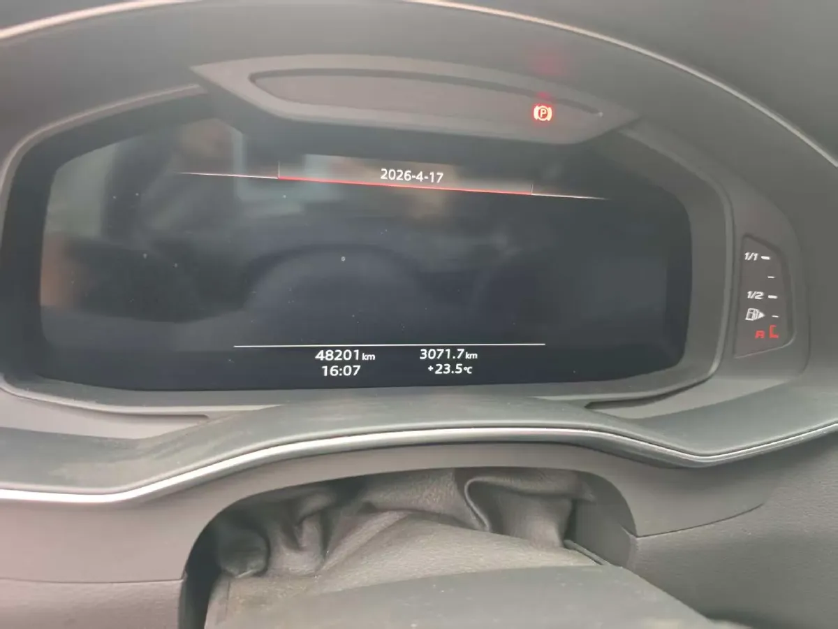 2023 Audi A6L 2.0T 190HP L4 7DCT,autocango,china used car exporter,china ev exporter,chinese used car exporter,chinese used ev exporter